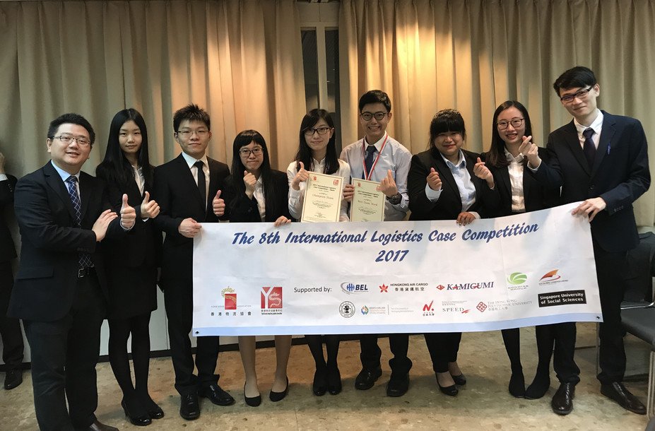 Cheung Pui Shan (centre) and Lee Chun Yin (4th from right) thought that “International Logistics Case Competition 2017” was one of their most valuable and unforgettable learning experiences at PolyU SPEED.