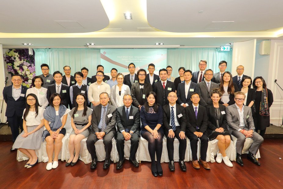 Dr Jack Lo (1st row, 5th from left), Director of PolyU SPEED, Dr Artie Ng (1st row, 4th from left), Deputy Director of PolyU SPEED, Dr Joseph So (1st row, 3rd from right), Head of Student Affairs of CPCE, Dr Regan Lam (1st row, 4th from right), Programme Director and Senior Lecturer of PolyU SPEED, and Dr Macy Wong (1st row, 5th from right), Assistant Programme Director and Lecturer of PolyU SPEED, took a group photo with the employer representatives.