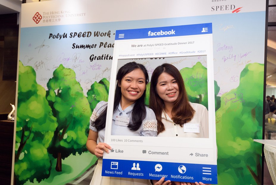 PolyU SPEED specially arranged a signature board and encouraged the participating company representatives to share photos through social media platforms.
