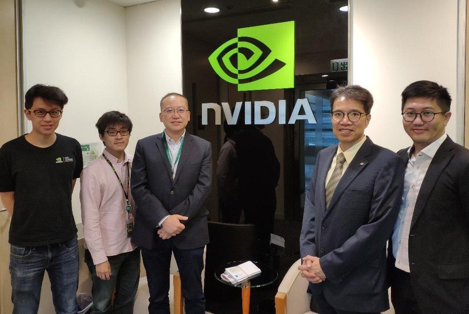 Dr Artie Ng, Deputy Director and Programme Director of SPEED (center), Dr Adam Wong, Award Leader of SPEED (2nd from right) and Dr Lo Man-fung, Award Leader of SPEED (right) took a photo with Mr Julius Chan (left) and Mr Charles Cheung (2nd from left), the representatives from NVAITC, Hong Kong.